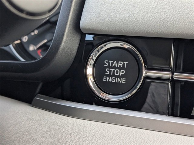 New 2025 Mitsubishi Outlander SE image 25