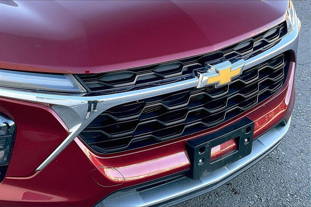 Used 2025 Chevrolet Trax LT image 26