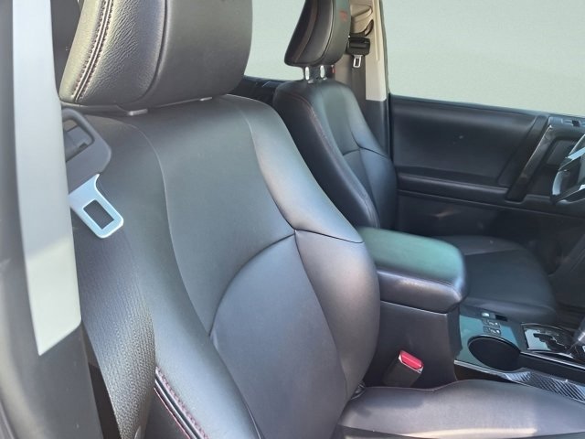 Used 2018 Toyota 4Runner SR5 AWD/4WD image 6