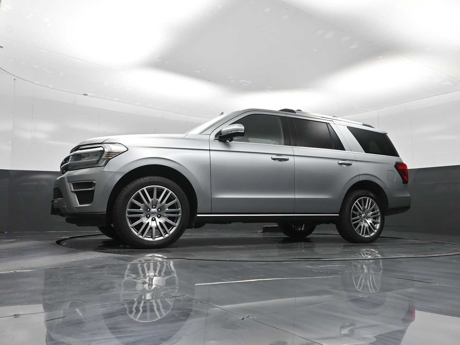 Used 2023 Ford Expedition Limited image 29