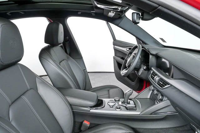 New 2026 Alfa Romeo Stelvio Sprint image 23