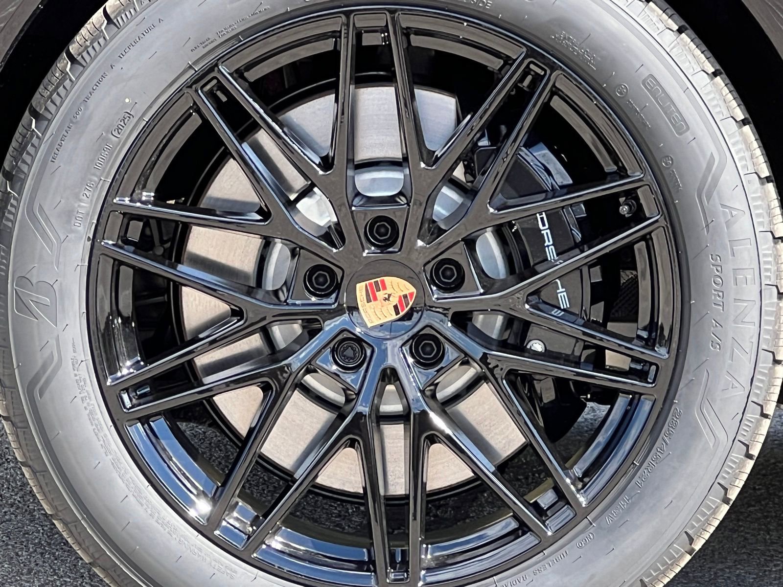 New 2026 Porsche Cayenne GTS image 12