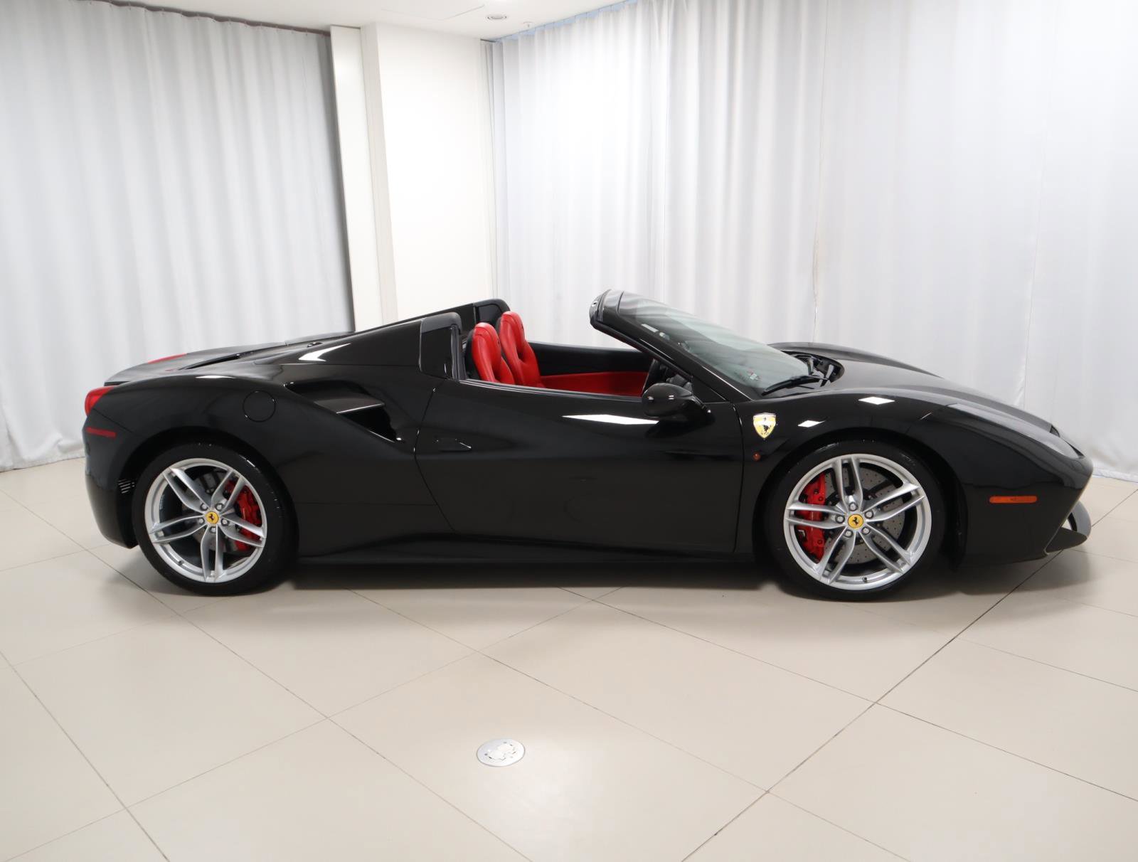 Certified 2017 Ferrari 488 Spider RWD image 8