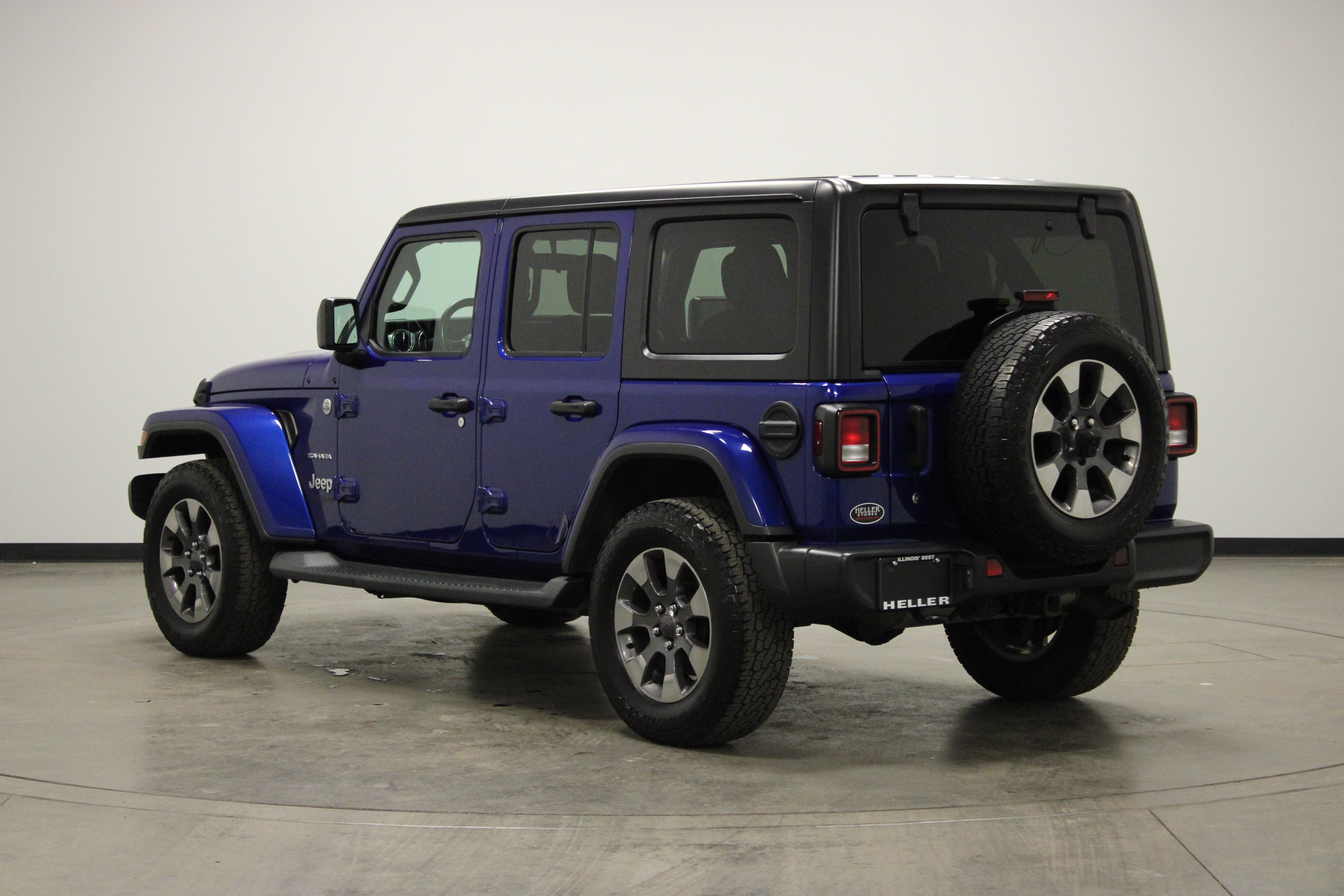 Used 2019 Jeep Wrangler Unlimited Sahara w/ Dual Top Group AWD/4WD image 6