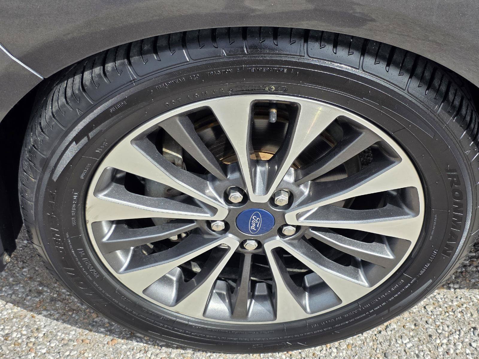 Used 2018 Ford C-MAX Titanium FWD image 42