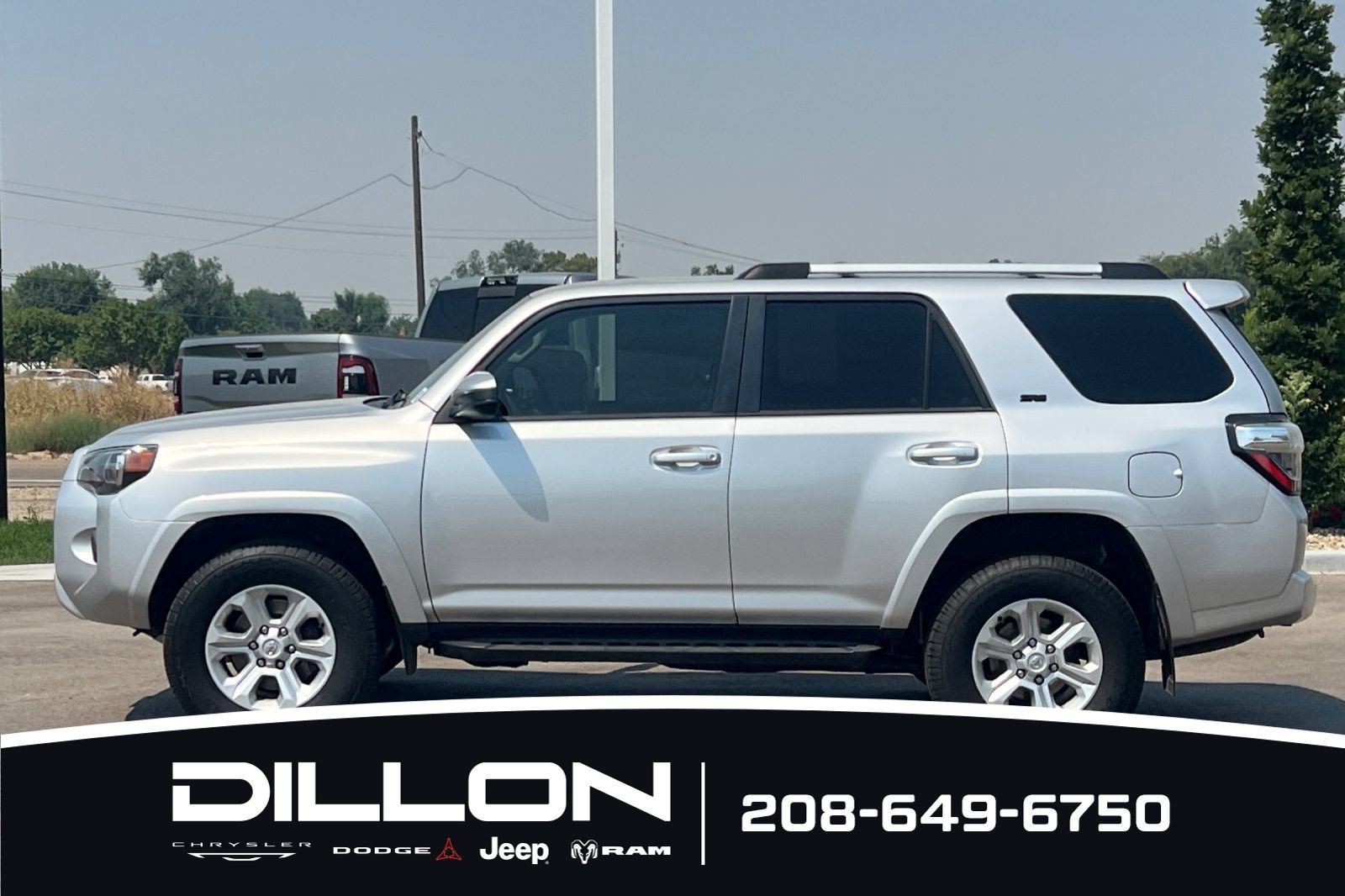 Used 2022 Toyota 4Runner SR5 AWD/4WD image 10