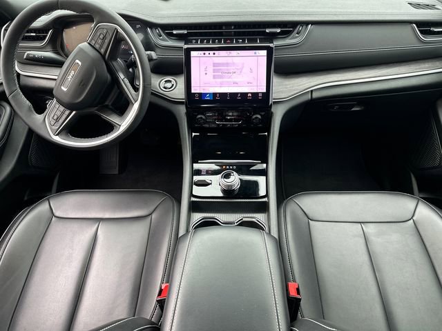 Certified 2025 Jeep Grand Cherokee Limited w/ MOPAR Finishing Package AWD/4WD image 20