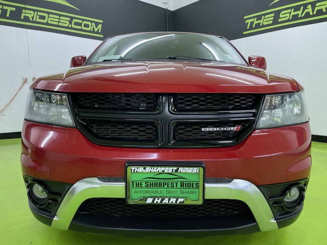 Used 2019 Dodge Journey Crossroad image 3