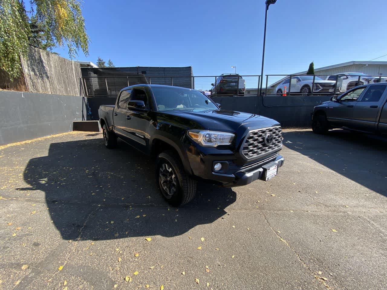 Used 2020 Toyota Tacoma TRD Off-Road AWD/4WD image 8