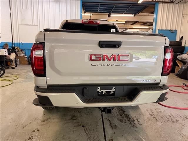 Used 2026 GMC Canyon AT4 w/ Technology Plus Package AWD/4WD image 7