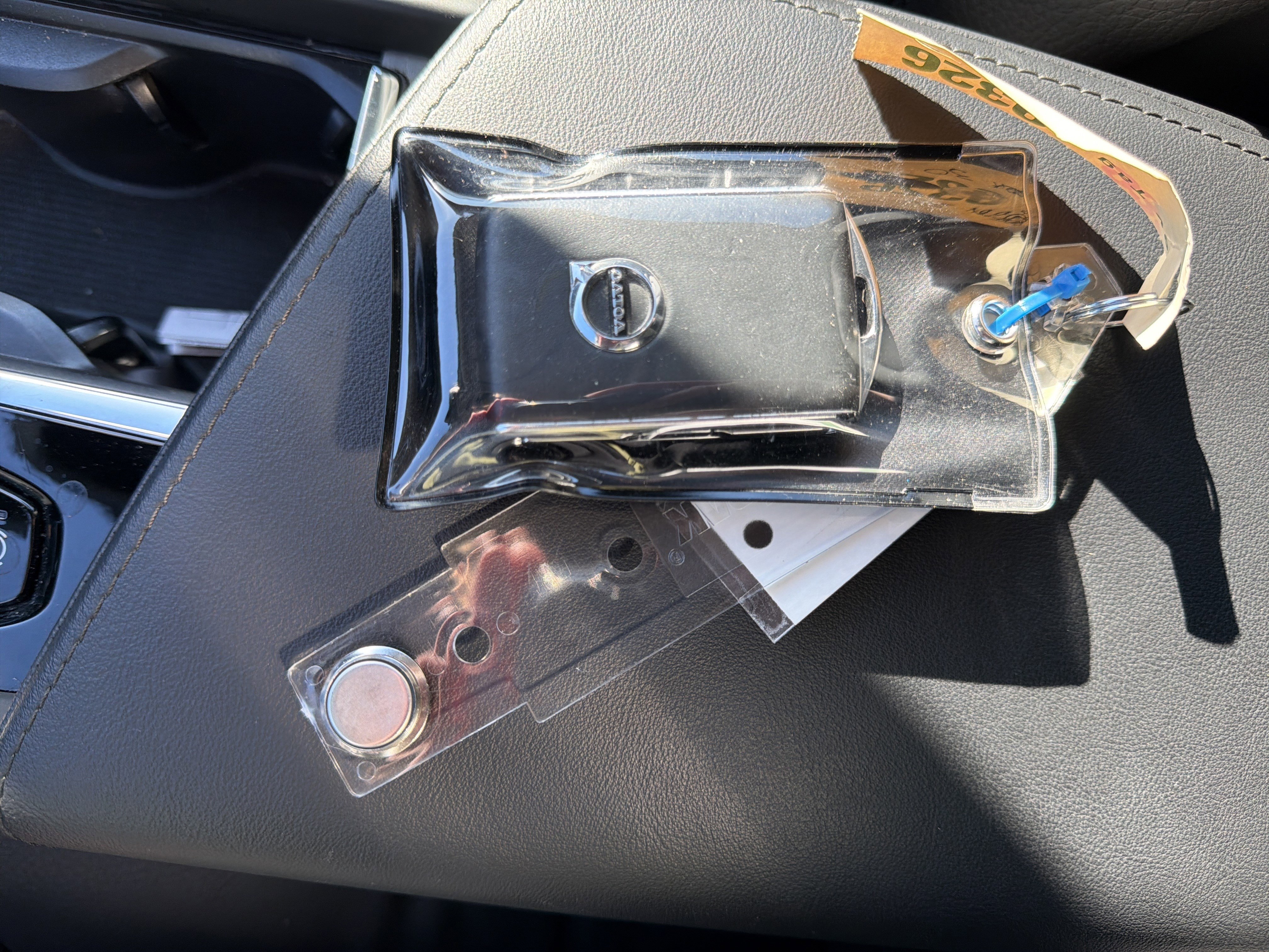 Certified 2025 Volvo XC60 B5 Plus image 38