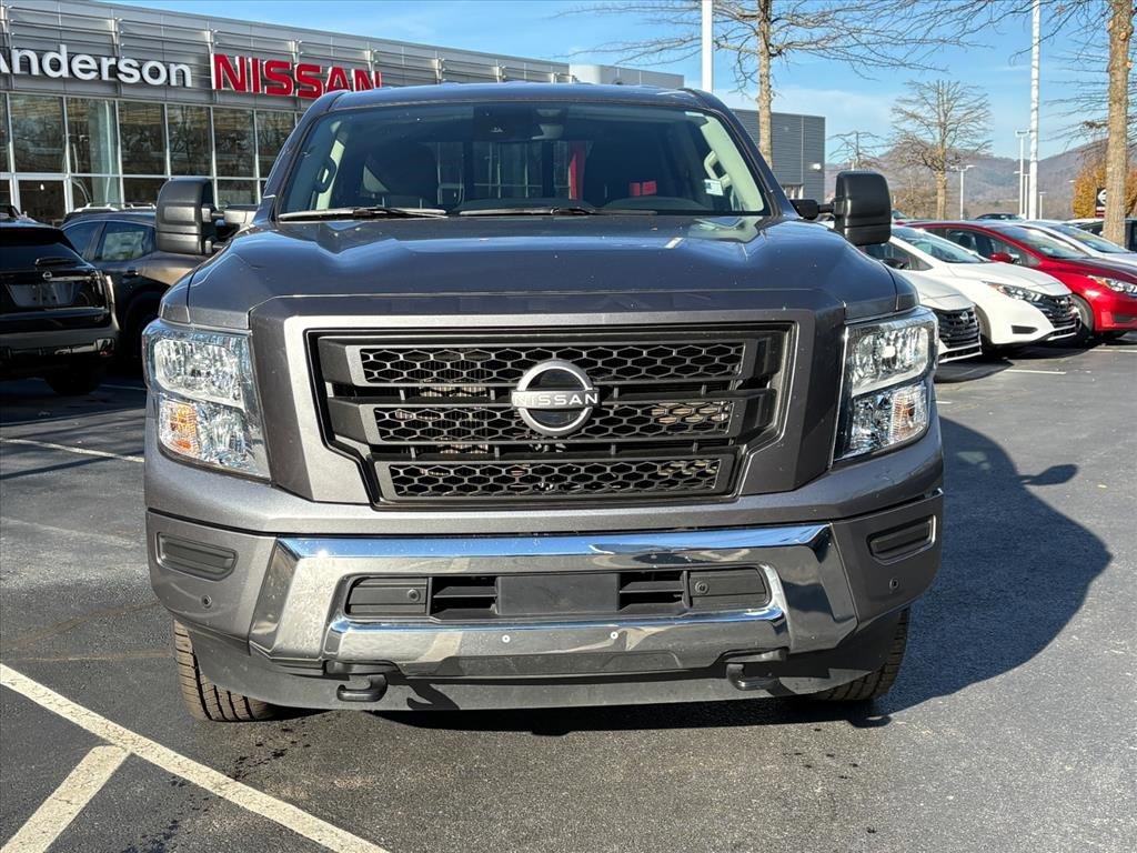 Used 2024 Nissan Titan SV w/ SV Convenience Package image 4