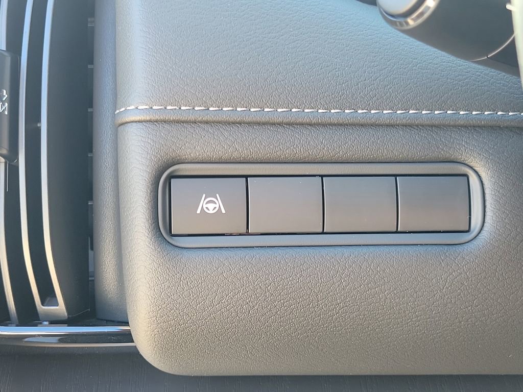 New 2026 Nissan Armada SV image 29