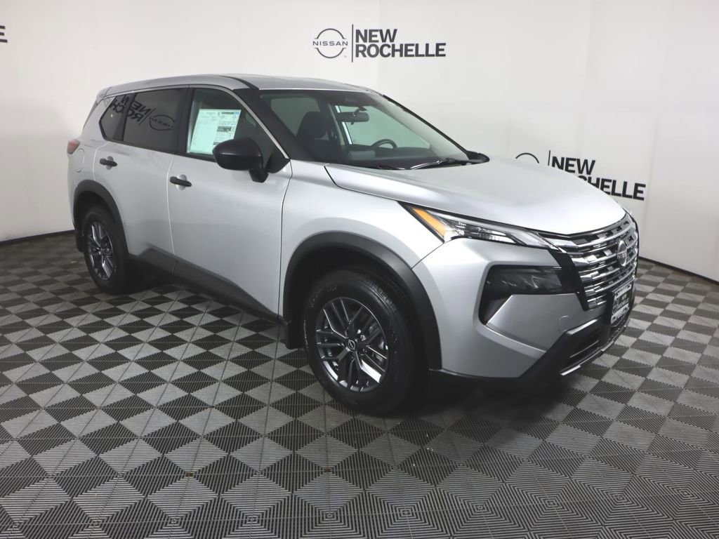 Certified 2025 Nissan Rogue S image 4
