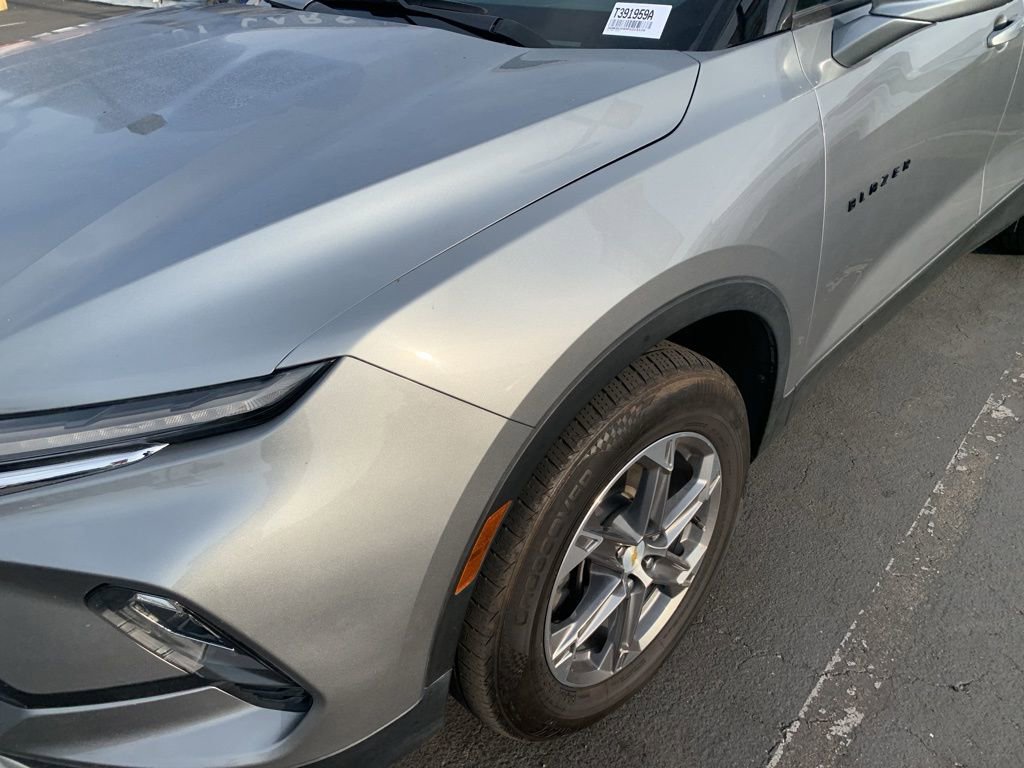 Used 2023 Chevrolet Blazer LT image 2