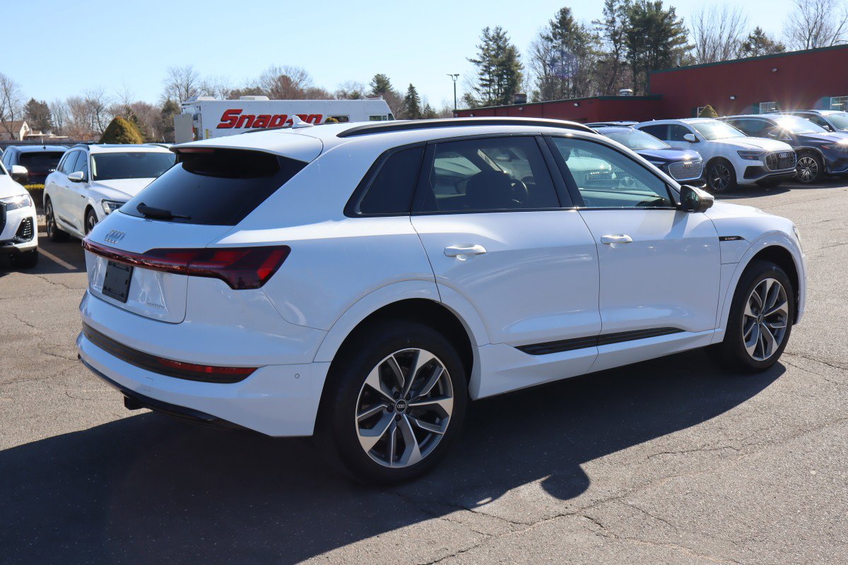 Used 2021 Audi e-tron Premium Plus w/ Premium Plus Package image 5
