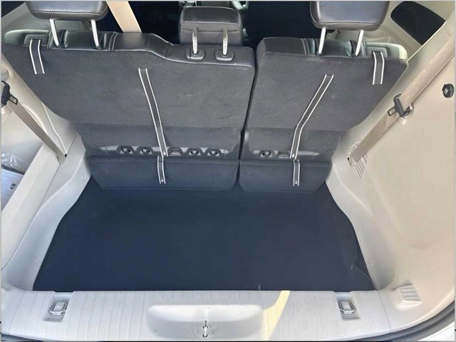 Used 2024 Chrysler Pacifica Touring-L image 29