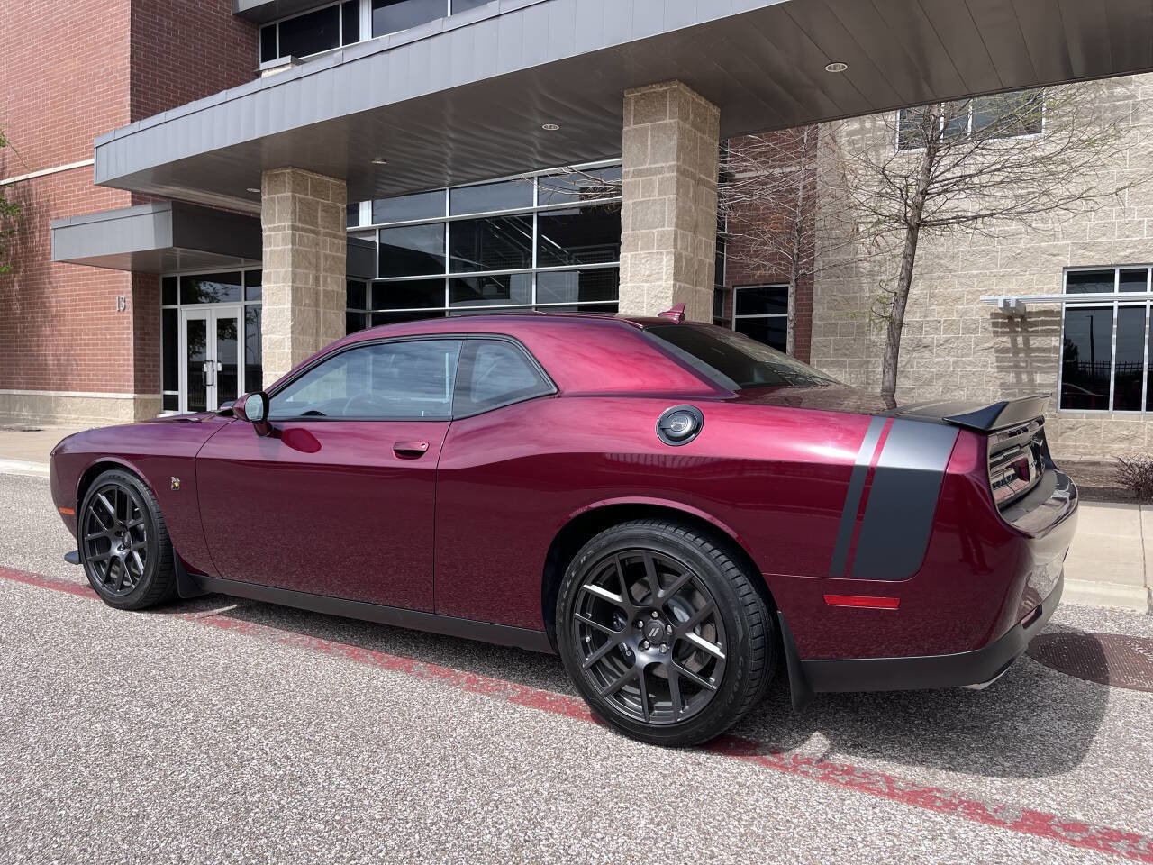 Used 2017 Dodge Challenger R/T Scat Pack RWD image 2