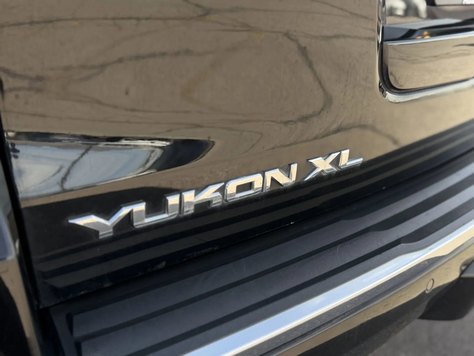 Used 2018 GMC Yukon XL Denali w/ Open Road Package image 49