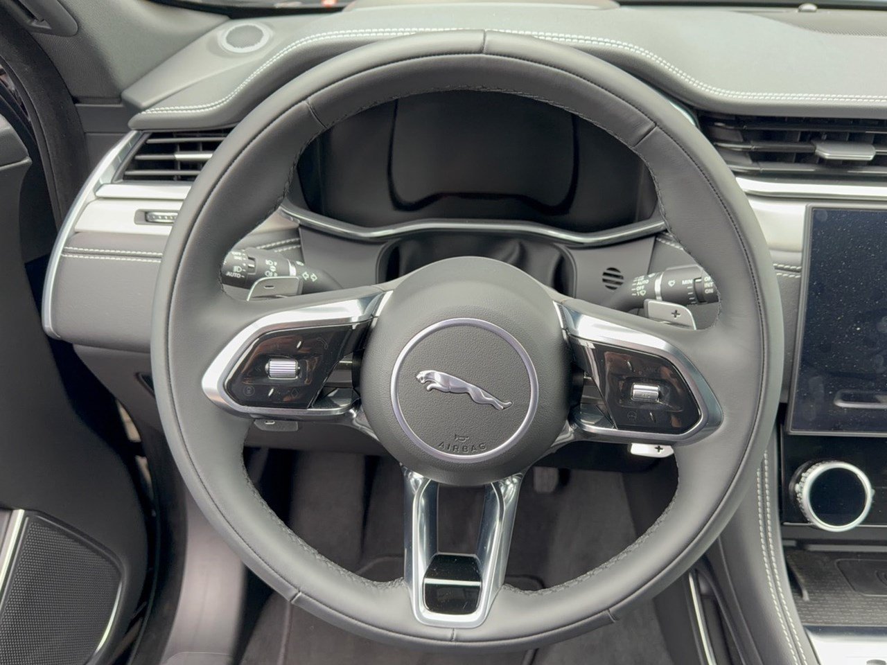 New 2026 Jaguar F-PACE R-Dynamic S AWD/4WD image 10