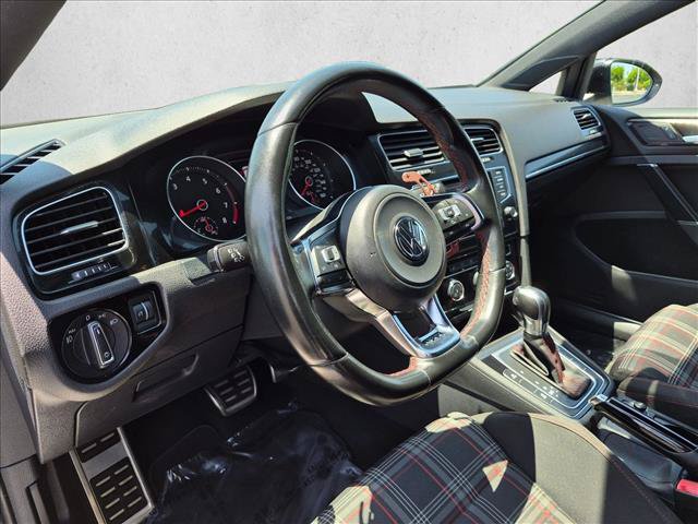 Used 2015 Volkswagen GTI SE FWD image 10
