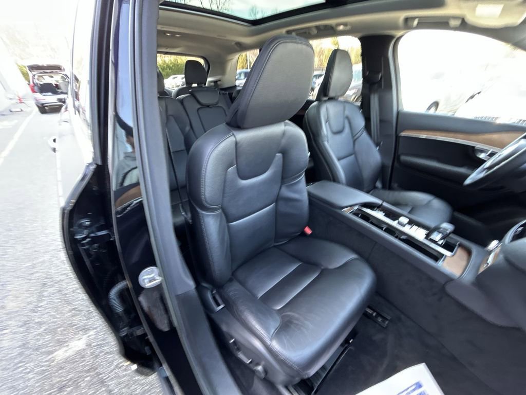 Certified 2023 Volvo XC90 B6 Plus w/ Protection Package image 26