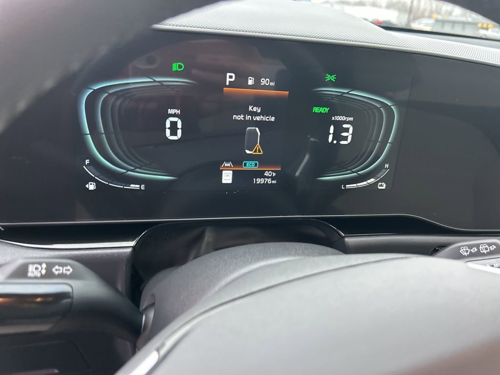 Used 2023 Kia Niro EX image 19