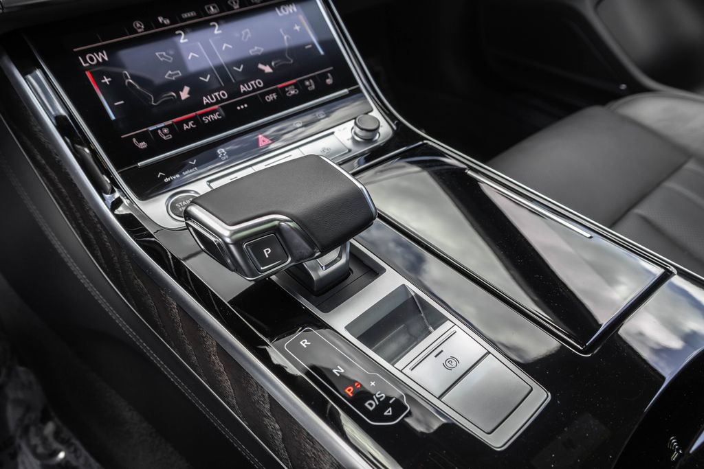 Used 2025 Audi A8 L 3.0T w/ Executive Package AWD/4WD image 23