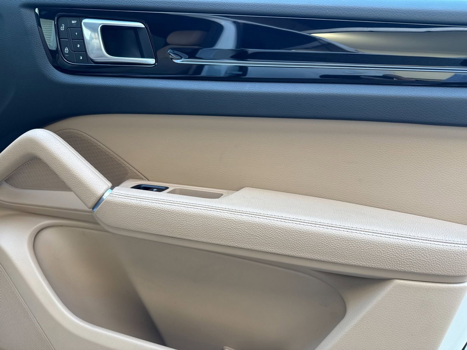 Certified 2023 Porsche Cayenne image 20