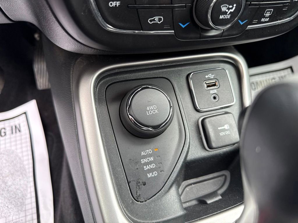 Used 2018 Jeep Compass Latitude w/ Popular Equipment Group AWD/4WD image 33