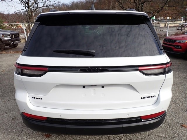 New 2025 Jeep Grand Cherokee Limited w/ Black Appearance Package image 4