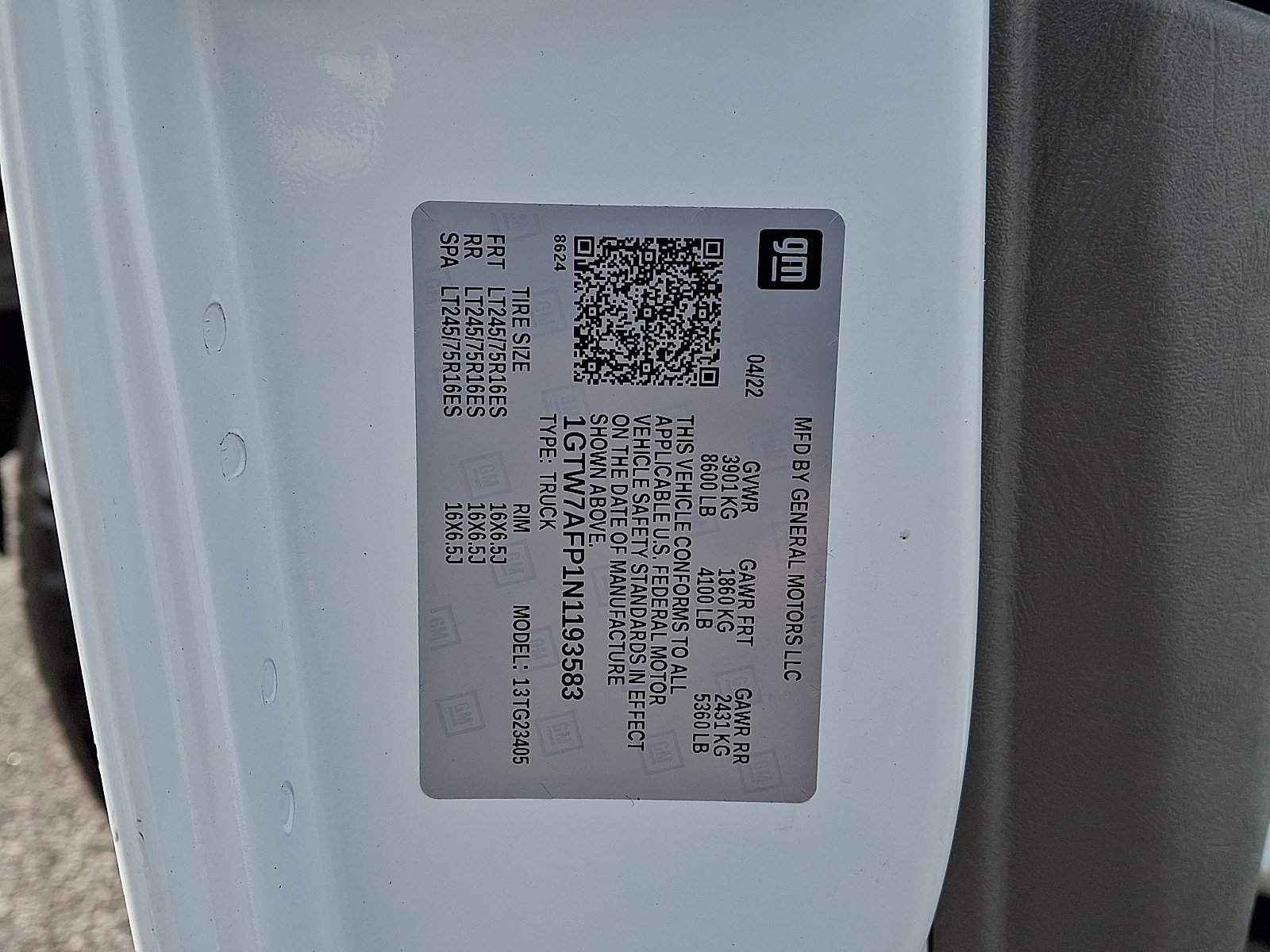 Used 2022 GMC Savana 2500 w/ Driver Convenience Package RWD image 29