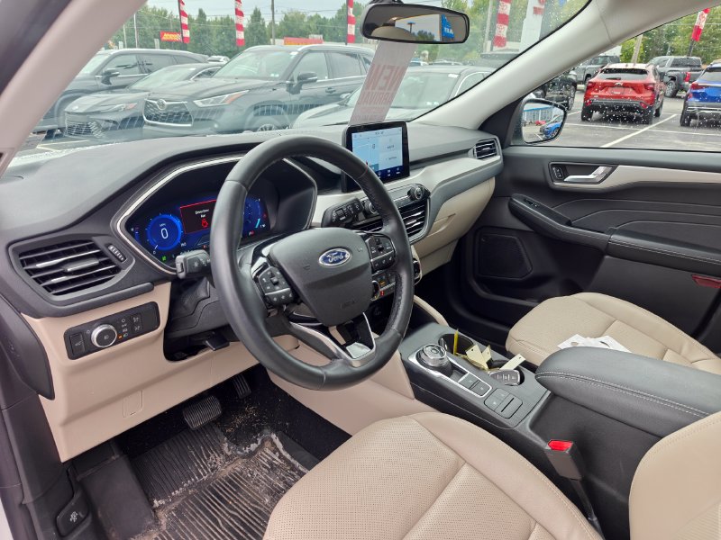 Used 2022 Ford Escape SEL w/ Technology Package AWD/4WD image 11
