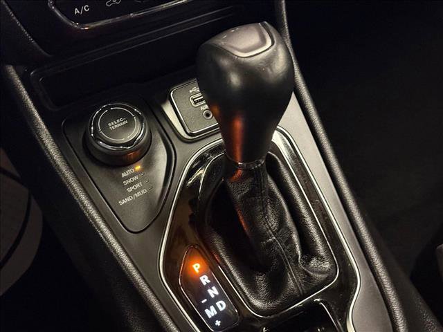 Used 2019 Jeep Cherokee Limited image 15