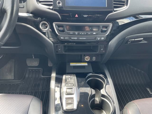 Certified 2022 Honda Ridgeline Black Edition image 11