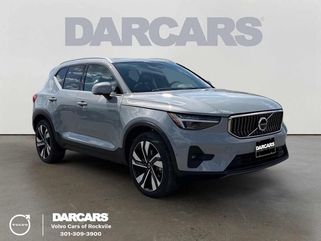 Certified 2024 Volvo XC40 B5 Plus w/ Climate Package AWD/4WD image 1