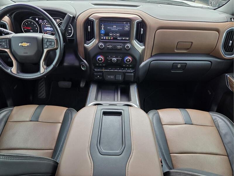 Used 2022 Chevrolet Silverado 1500 High Country w/ Z71 Off-Road Package AWD/4WD image 15