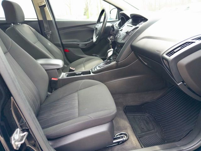 Used 2017 Ford Focus SE w/ Cold Weather Package image 7