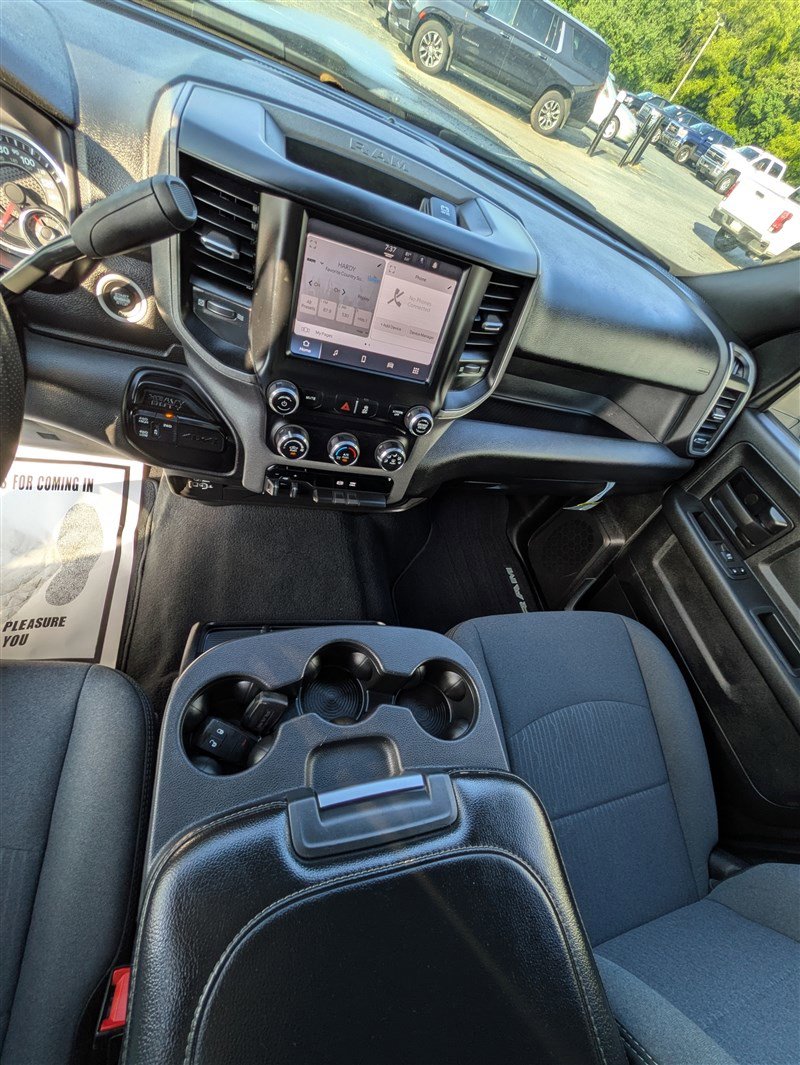 Used 2024 RAM 2500 Tradesman w/ Chrome Appearance Group image 23