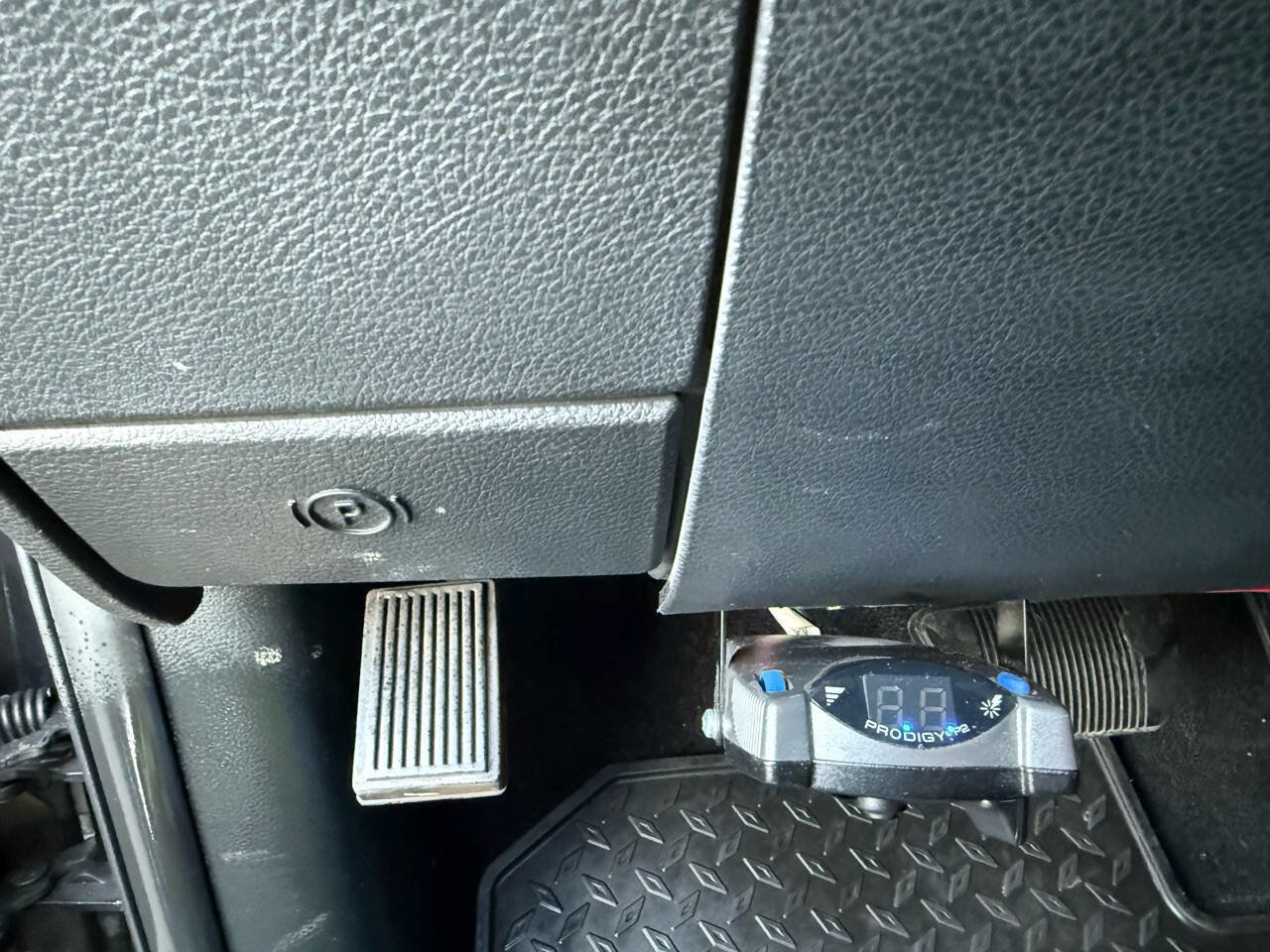 Used 2017 RAM 2500 Tradesman w/ Chrome Appearance Group image 17