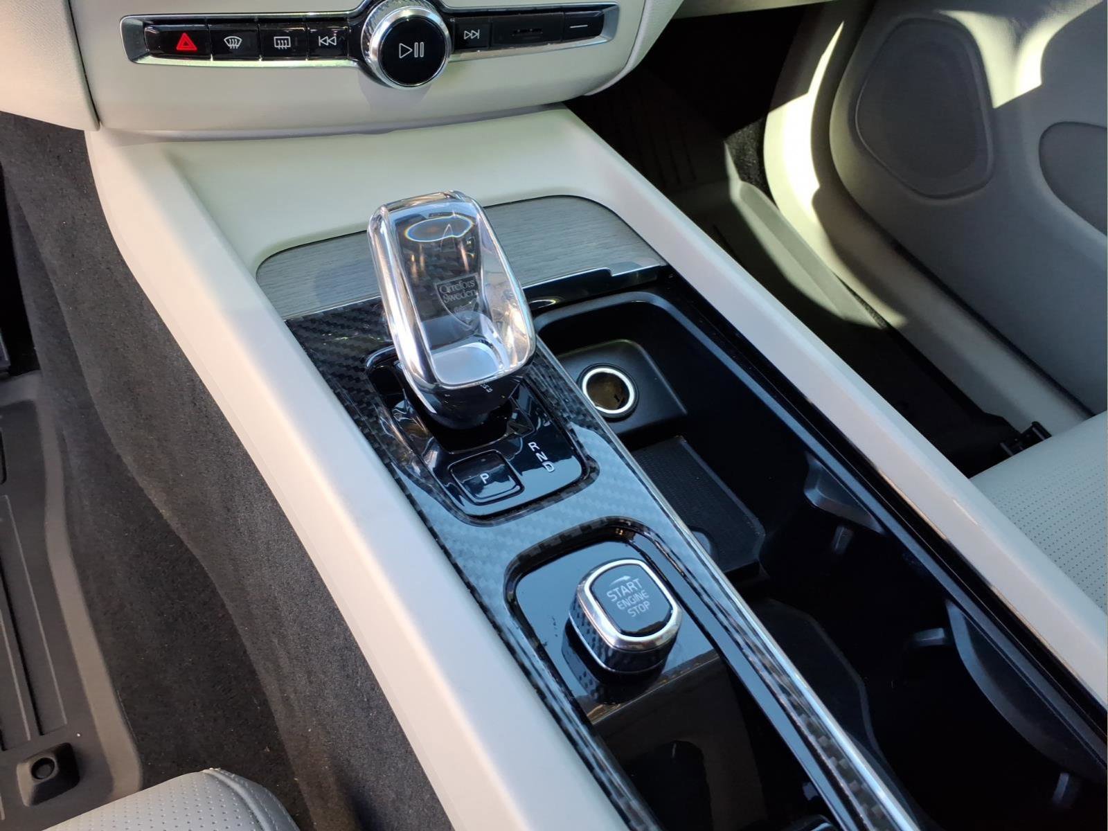 Used 2023 Volvo XC60 B5 Ultimate w/ Protection Package Premier image 24