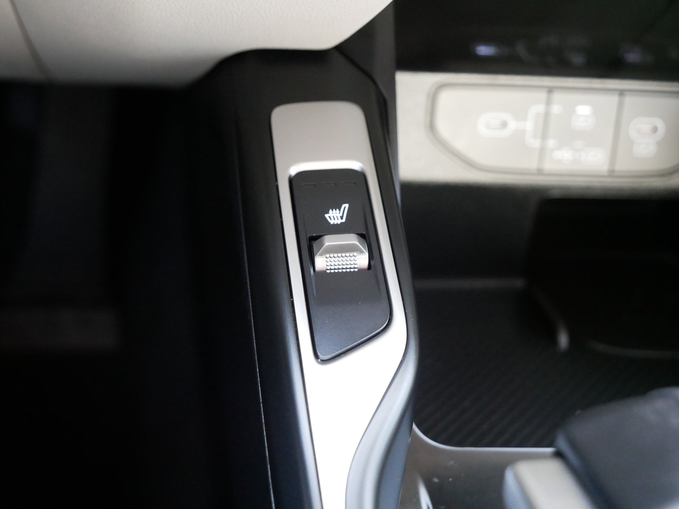 Certified 2025 Kia Sorento S w/ Panoramic Sunroof Package image 28