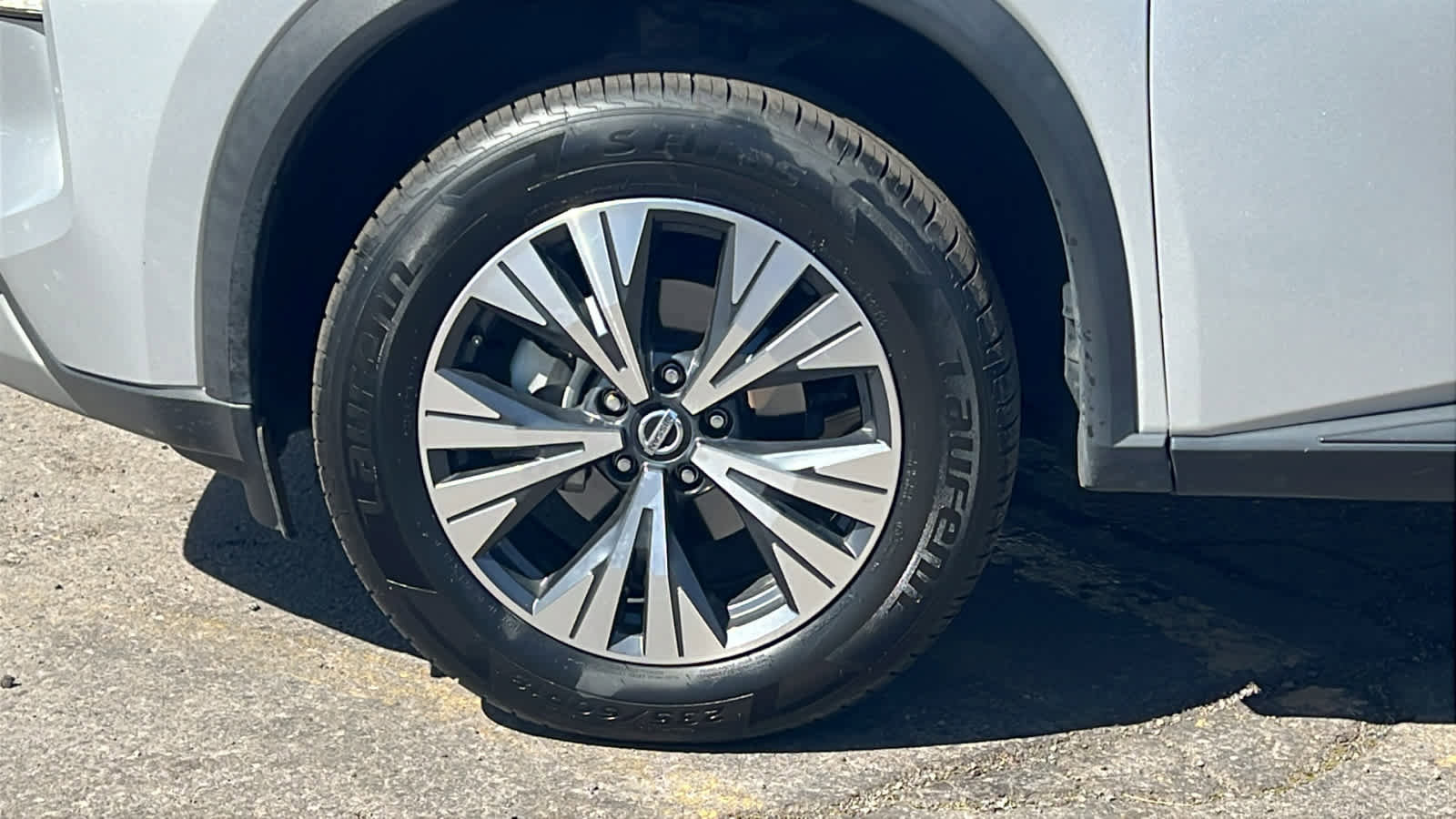 Used 2021 Nissan Rogue SV image 9