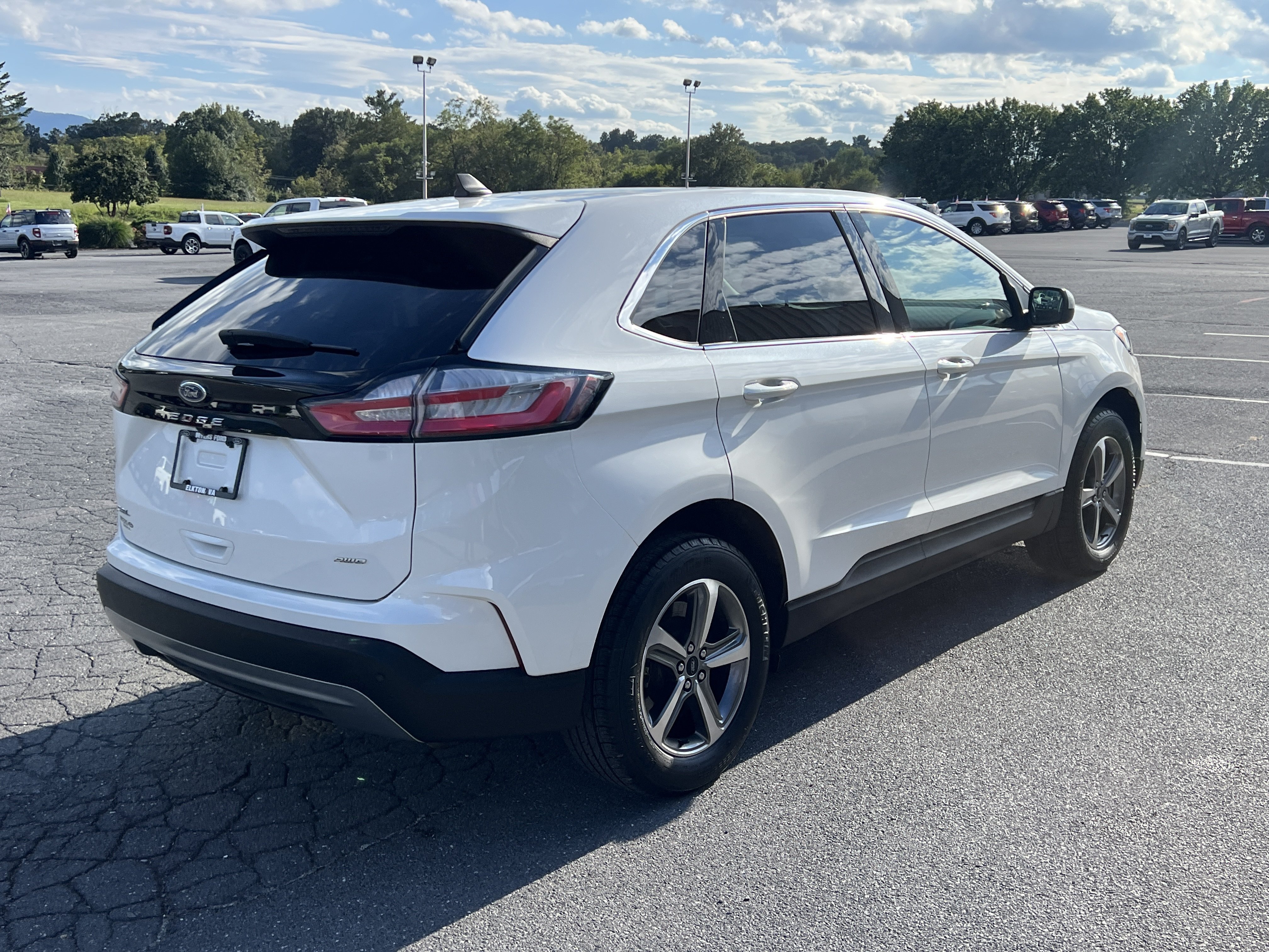 Used 2024 Ford Edge SEL w/ Convenience Package AWD/4WD image 6