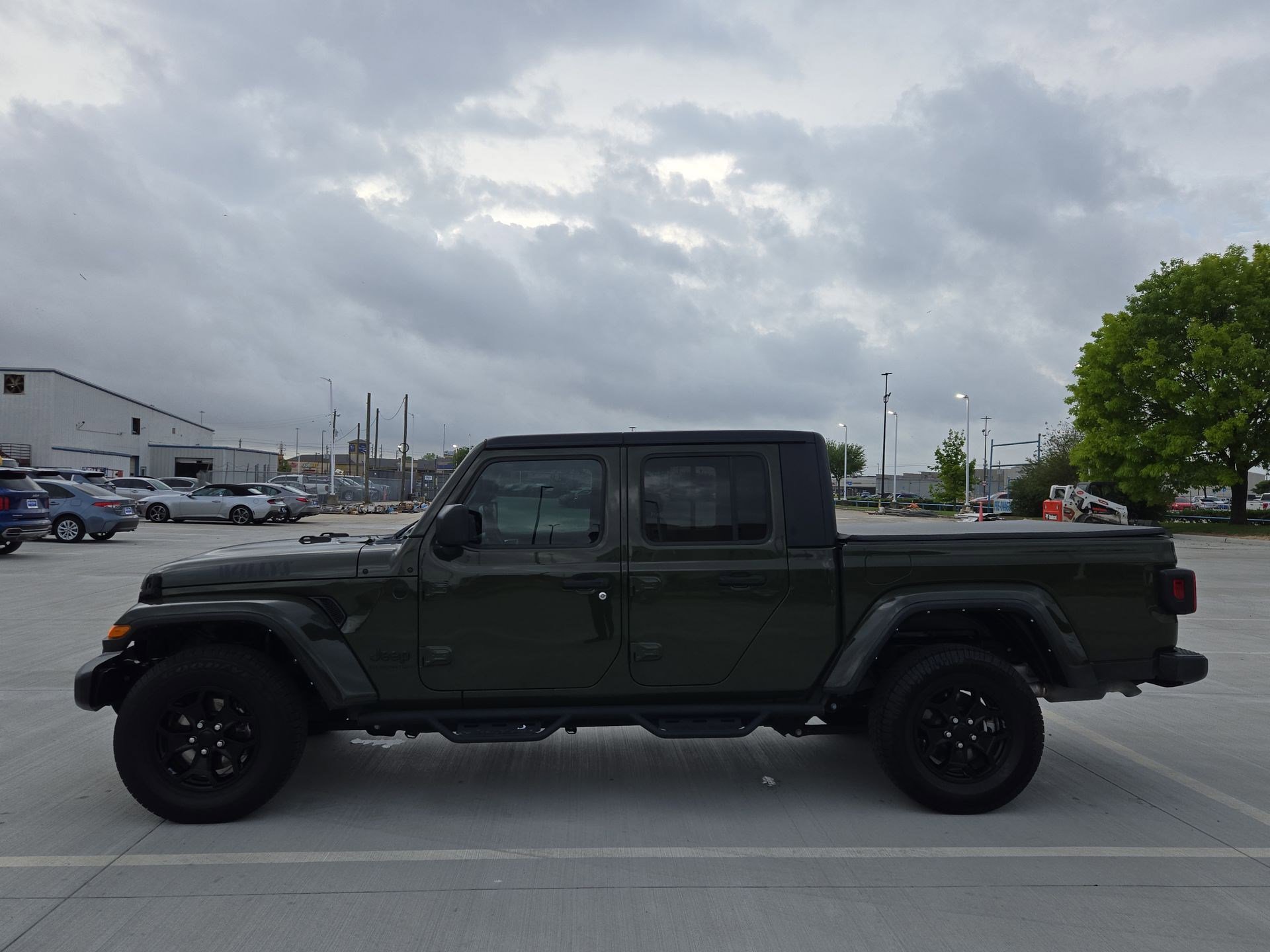 Used 2021 Jeep Gladiator Willys image 7