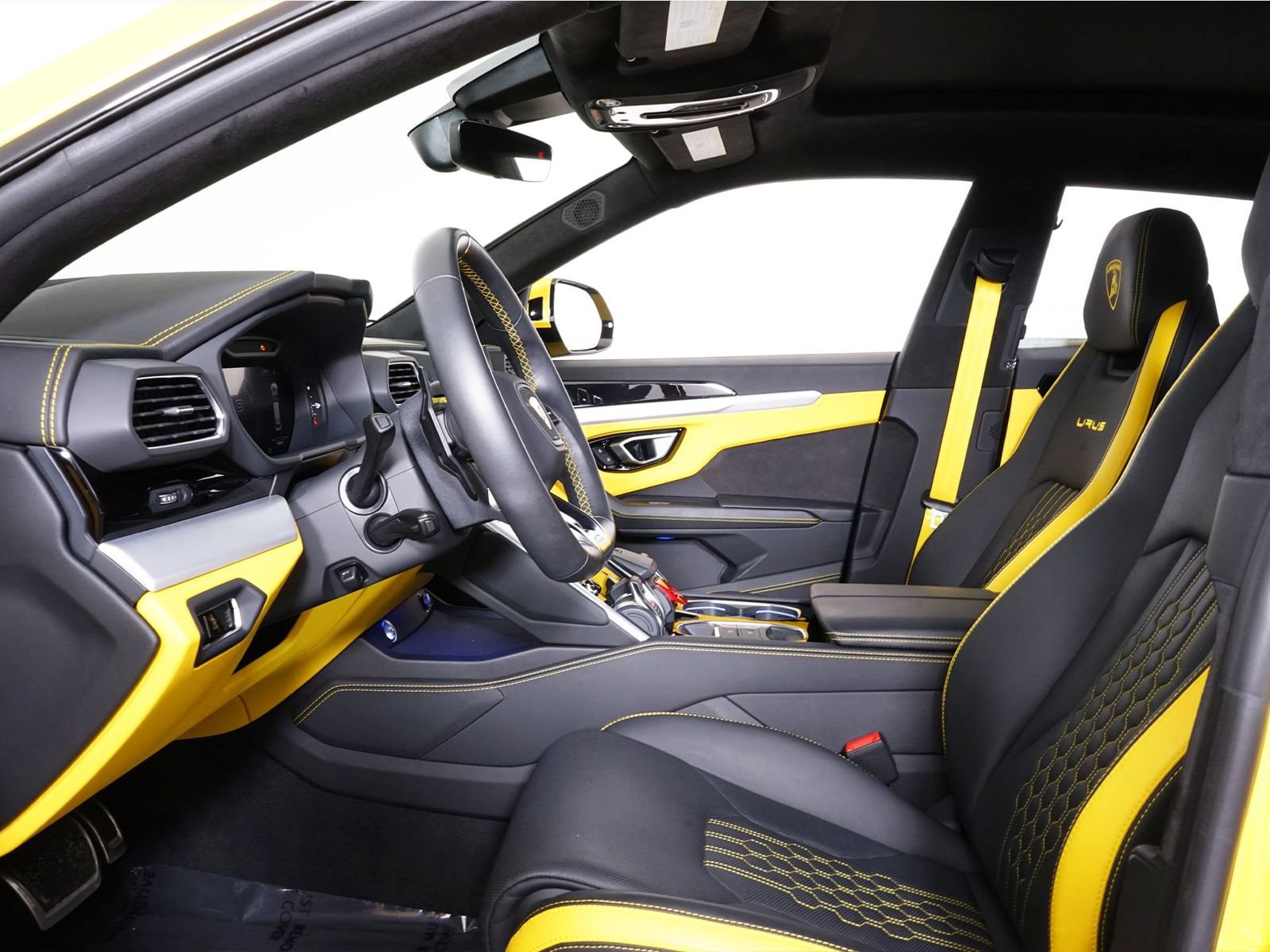 Used 2023 Lamborghini Urus S image 4