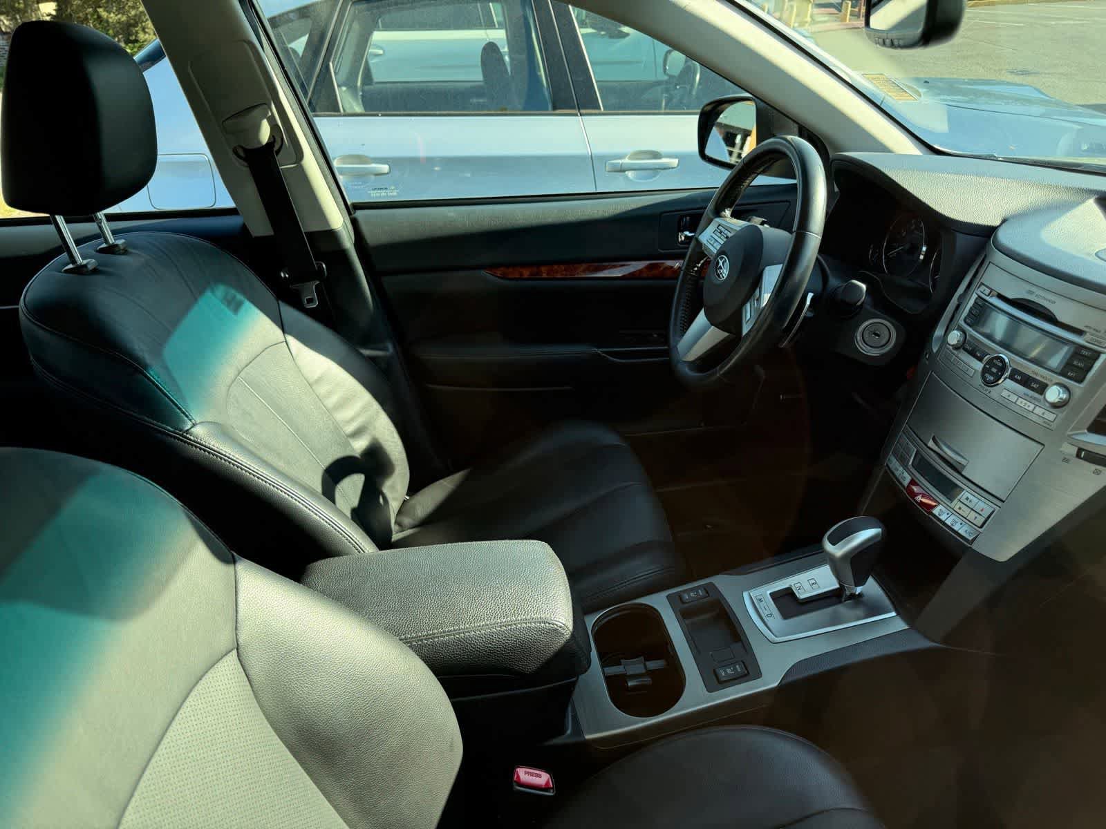 Used 2010 Subaru Legacy 2.5i Limited AWD/4WD image 6