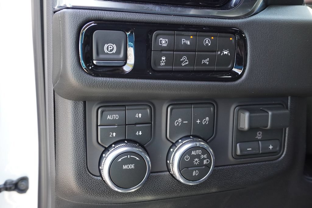 New 2026 GMC Yukon XL Denali w/ Advanced Technology Package AWD/4WD image 18