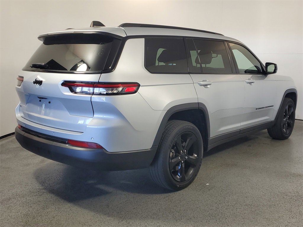 Used 2023 Jeep Grand Cherokee L Laredo image 6