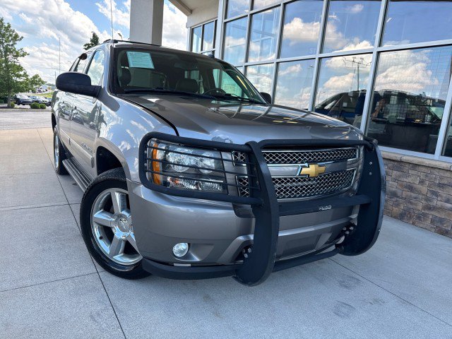 Used 2012 Chevrolet Avalanche LTZ AWD/4WD image 2